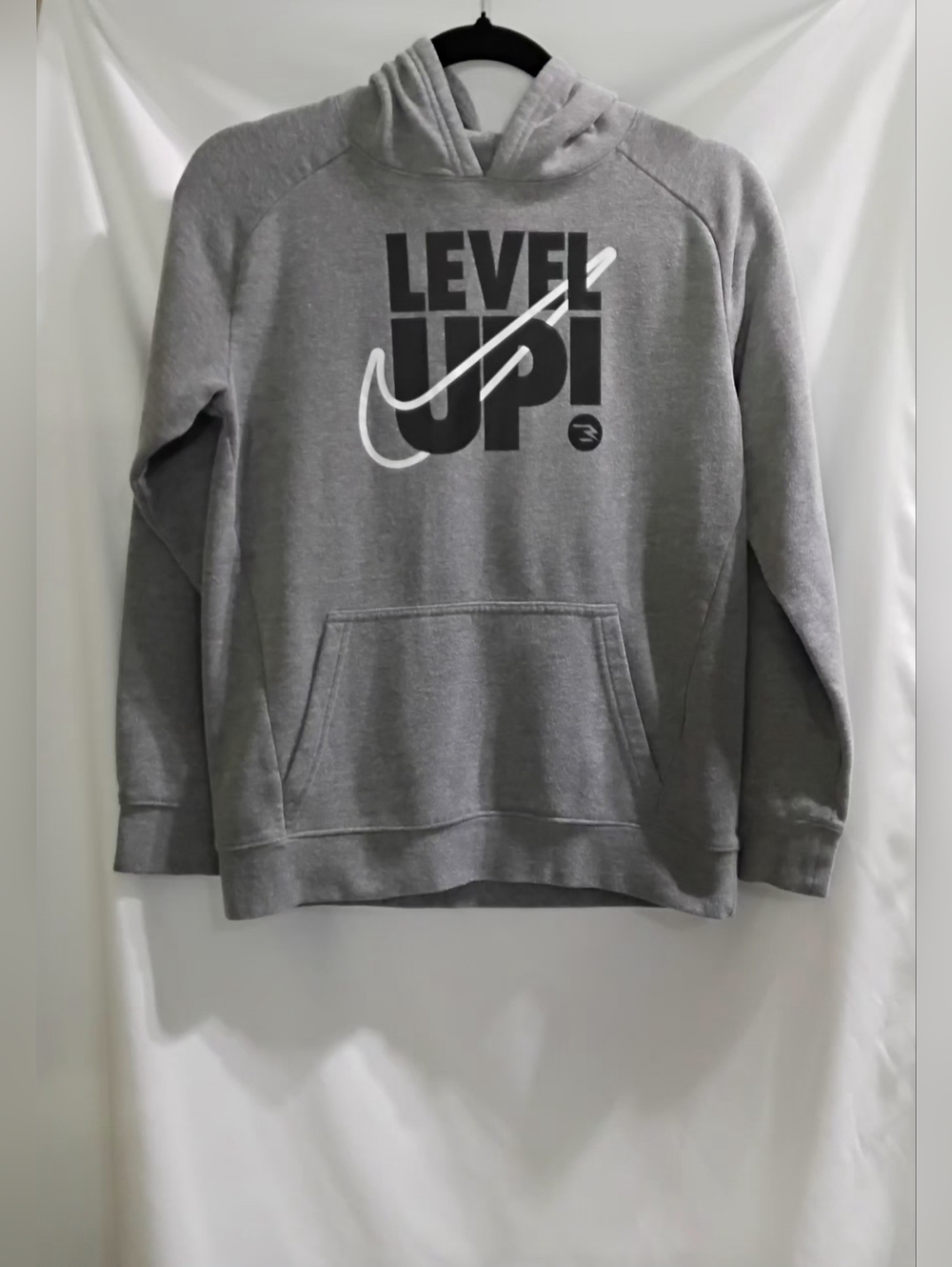 Nike Grey 'LEVEL UP' Pullover Hoodie with White Swoosh